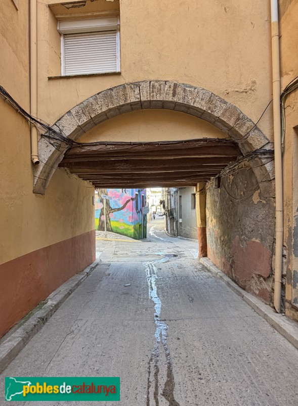Aitona - Porxos del carrer del Forn (Foto: Albert Esteves, 2026) Aitona - Porxos del carrer del Forn