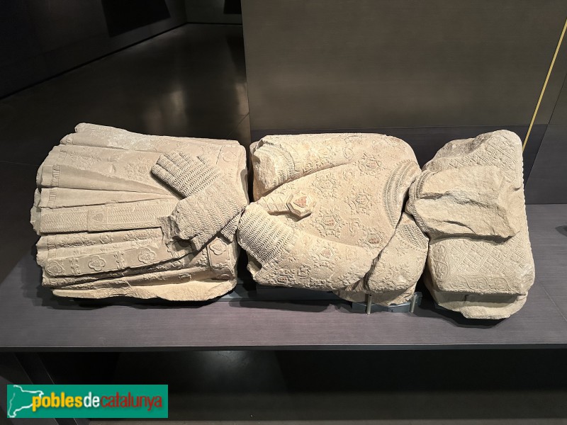 Museu de Lleida - Sepulcre de Guillem Ramon de Montcada, procedent d'Aviganya (1341-56)