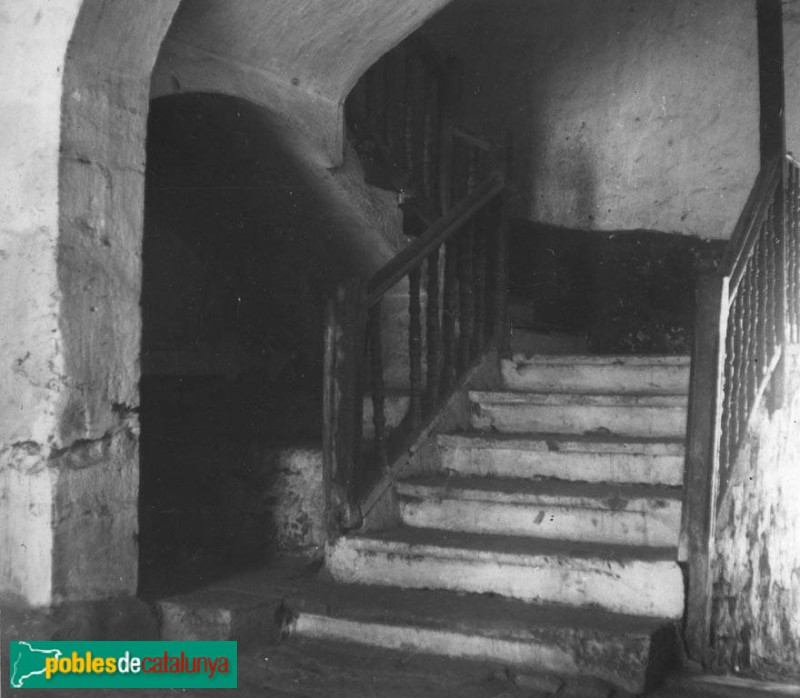 Seròs - Casa Gaspar Ivars (Foto: <i>Antoni Gallardo -Arxiu Fotogràfic Centre Excursionista de Catalunya-</i>, 1930) Seròs - Casa Gaspar Ivars