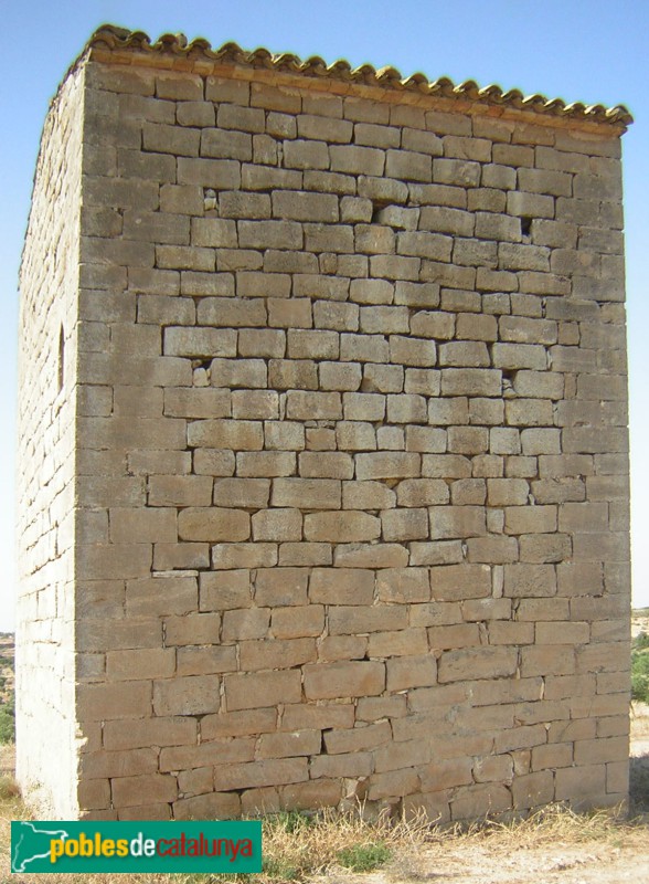 Seròs - Torre d'Escàrrega (Foto: <i>Cos d'Agents Rurals -invarquit.cultura.gencat.cat-</i>, 2014) Seròs - Torre d'Escàrrega