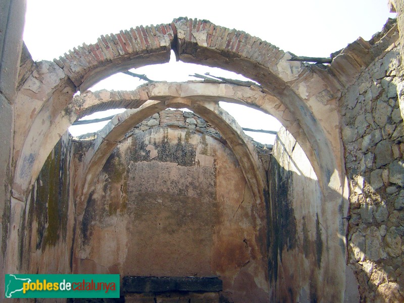 Seròs - Capella de Sant Domingo de Valldemóra (Foto: <i>Cos d'Agents Rurals -invarquit.cultura.gencat.cat-</i>, 2013) Seròs - Capella de Sant Domingo de Valldemóra