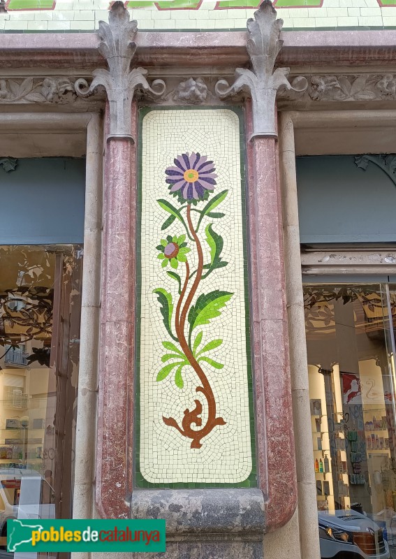 Barcelona - Farmàcia del Carme (Foto: Anna Corcoll, 2023) Barcelona - Farmàcia del Carme