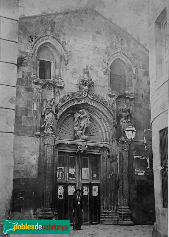 Església de Sant Miquel, destruïda (Foto: Joan Martí col. AFB, 1868) Església de Sant Miquel, destruïda