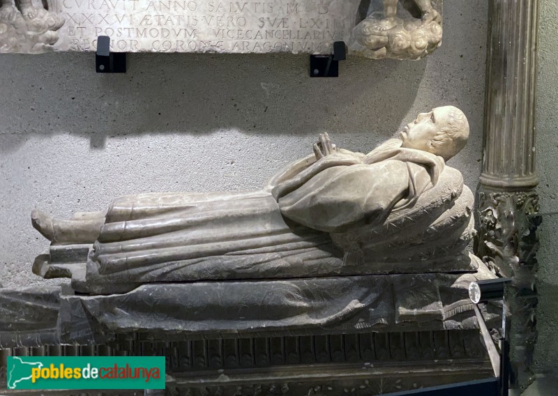 Barcelona - Museu Diocesà. Sepulcre de Jeroni Descoll i Oliva (1536), procedent de l'església de Sant Miquel (Foto: Albert Esteves, 2022) Barcelona - Museu Diocesà. Sepulcre de Jeroni Descoll i Oliva (1536), procedent de l'església de Sant Miquel