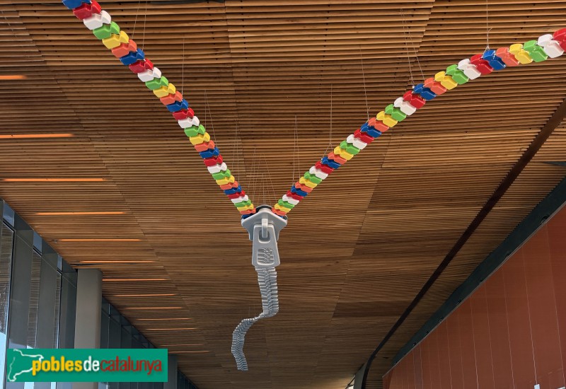 Alguaire - Escultura<i> Cremallera</i> (Aeroport d'Alguaire)