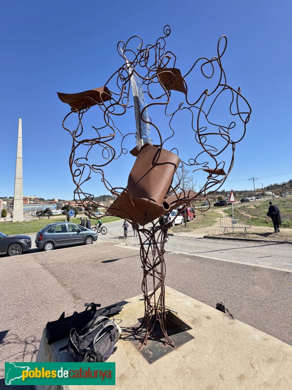 Almacelles - Escultura <i>L'Escriptor</i>