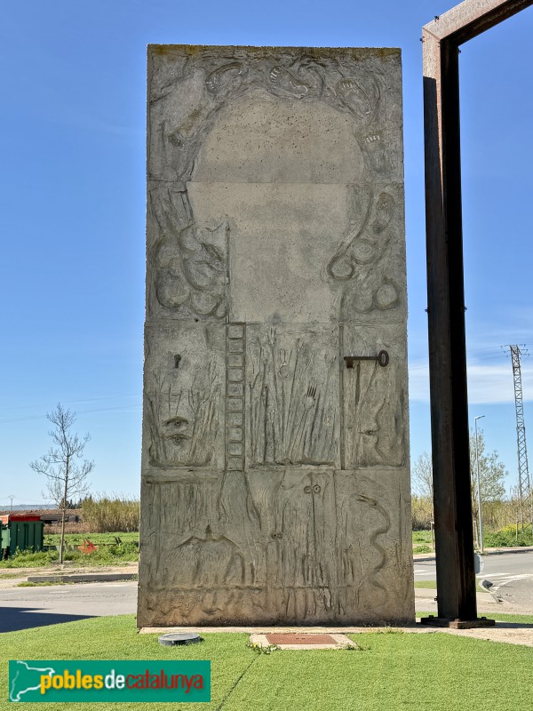 Almacelles - Escultura <i>Porta de Ventafarines</i>