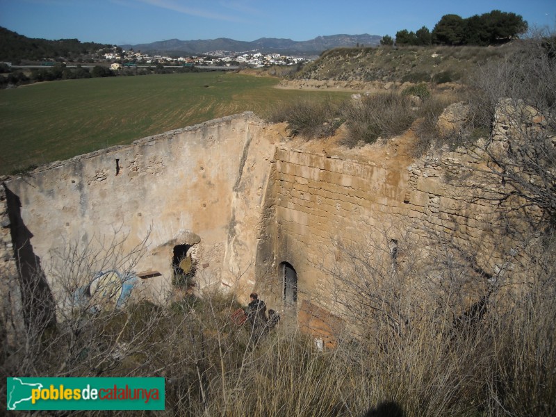 Santa Oliva - Molí Alt (Foto: <i>Cos d'Agents Rurals -invarquit.cultura.gencat.cat-</i>, 2014) Santa Oliva - Molí Alt