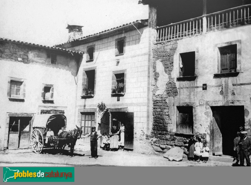L'Esquirol - El mateix espai abans de la construcció de l'edifici
