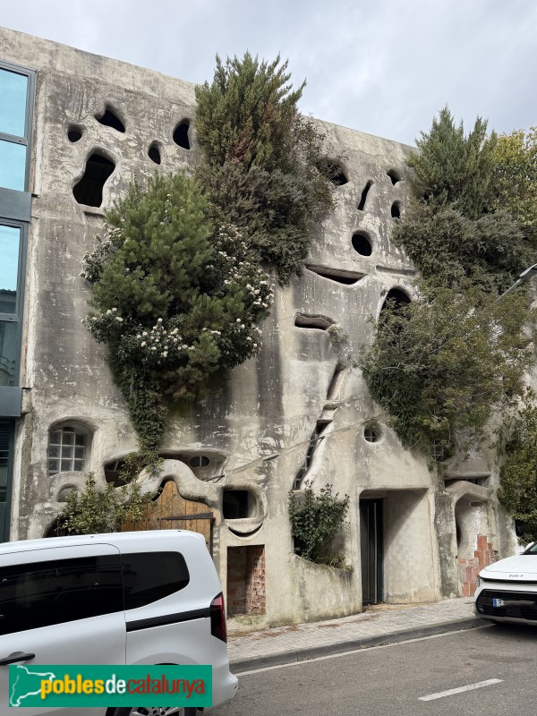 Folgueroles - Edifici Jufré (Foto: Albert Esteves, 2026) Folgueroles - Edifici Jufré
