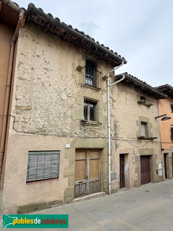 Folgueroles - Carrer Major. Cal Xòfer i Ca l'Albina