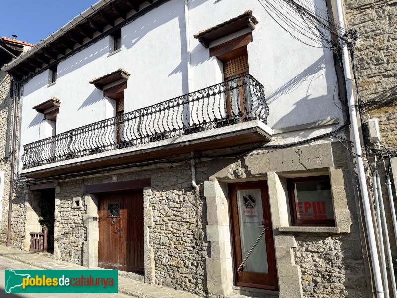 L'Esquirol - Cantonigròs. Carrer Major