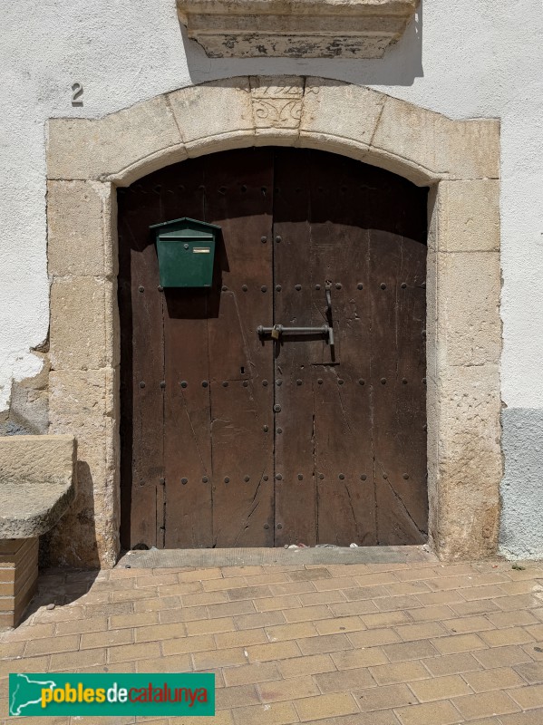 Santa Oliva - Nucli antic. Portal de 1794 (Foto: Albert Esteves, 2026) Santa Oliva - Nucli antic. Portal de 1794