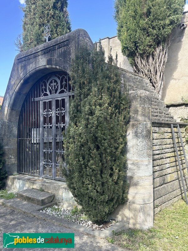 L'Esquirol - Panteó dels Torellonencs (Cementiri de Sant Martí Sescorts)