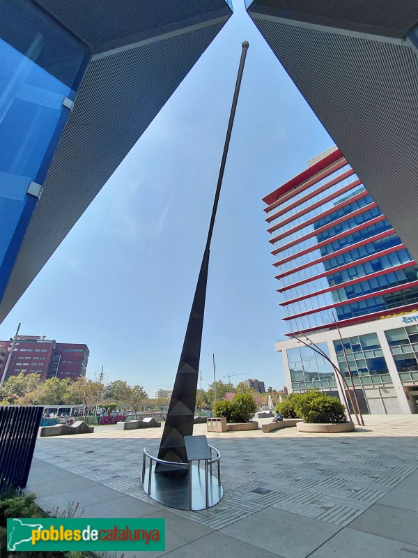 Barcelona - Porta Firal Torre Auditori i torres Llevant i Ponent. Gnòmon (Foto: Sergi Suárez, 2026) Barcelona - Porta Firal Torre Auditori i torres Llevant i Ponent. Gnòmon