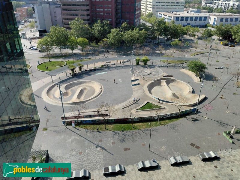 Barcelona - Porta Firal Torre Auditori i torres Llevant i Ponent. Skate Park -Plaça del Moviment Obrer- (Foto: Sergi Suárez, 2026) Barcelona - Porta Firal Torre Auditori i torres Llevant i Ponent. Skate Park -Plaça del Moviment Obrer-