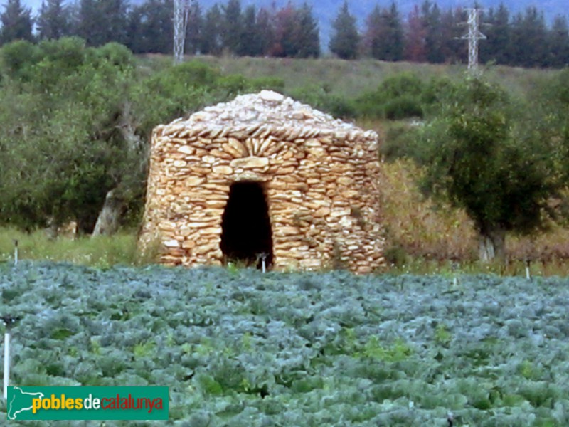 Santa Oliva - Barraca de pedra seca (Foto: Albert Esteves, 2006) Santa Oliva - Barraca de pedra seca