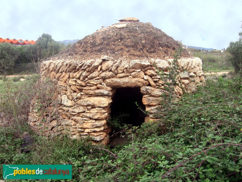 Santa Oliva - Barraca de pedra seca (Foto: Albert Esteves, 2006) Santa Oliva - Barraca de pedra seca