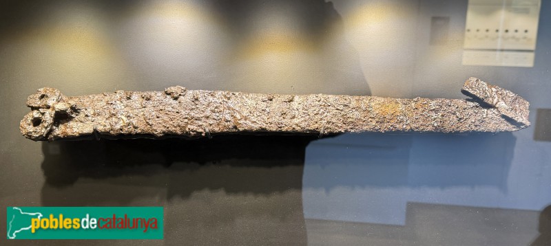 Roda de Ter - Museu Arqueològic de l'Esquerda. Beina d'espasa ibèrica