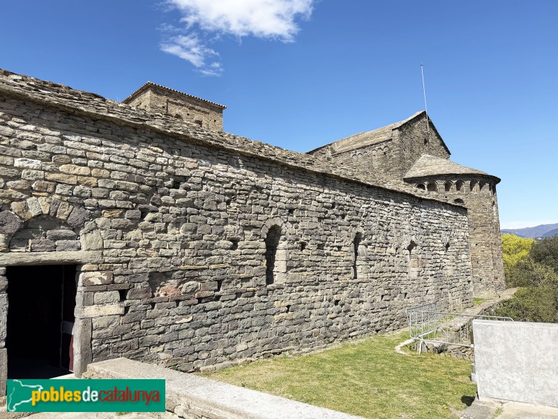 Les Masies de Roda - Monestir de Sant Pere de Casserres
