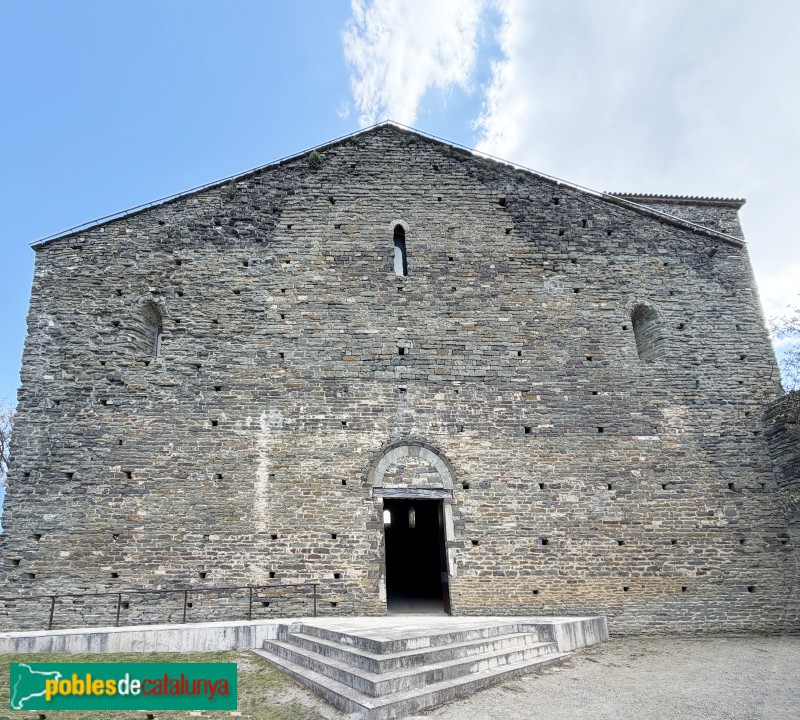 Les Masies de Roda - Monestir de Sant Pere de Casserres. Església