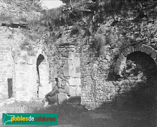Les Masies de Roda - Monestir de Sant Pere de Casserres. Claustre