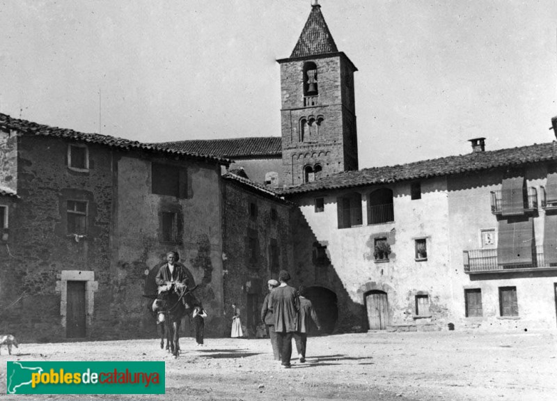 Taradell - Església de Sant Genís. Campanar romànic