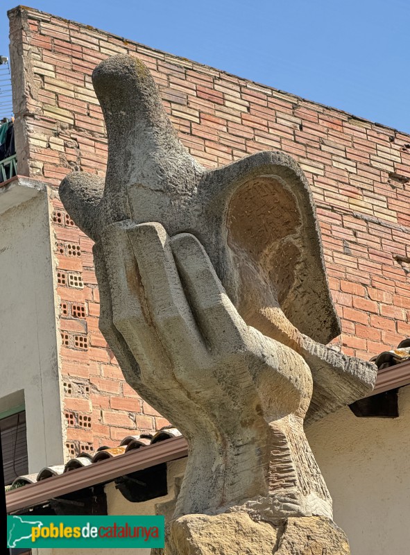 Taradell - Escultura Exaltació a la Vida i a la Pau