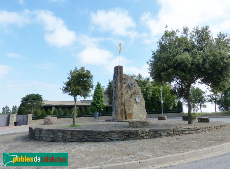 Taradell - Monument al gos caçador. Gossos