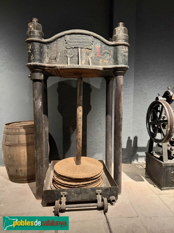 Reus - Museu d'Art i Història de Reus. Premsa hidràulica