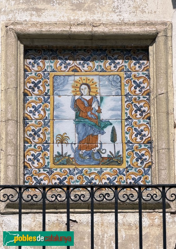 Taradell - La Plaça. Detall d'una casa