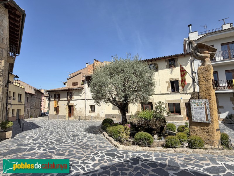 Taradell - Plaça de Santa Llúcia