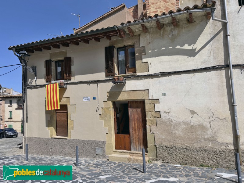 Taradell - Plaça de Santa Llúcia. Can Prunes