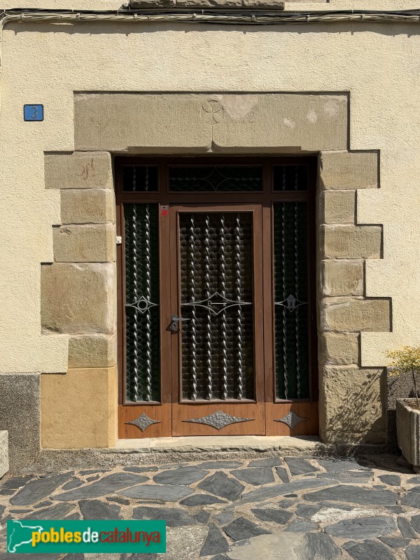 Taradell - Plaça de Santa Llúcia. Portal de Can Zic
