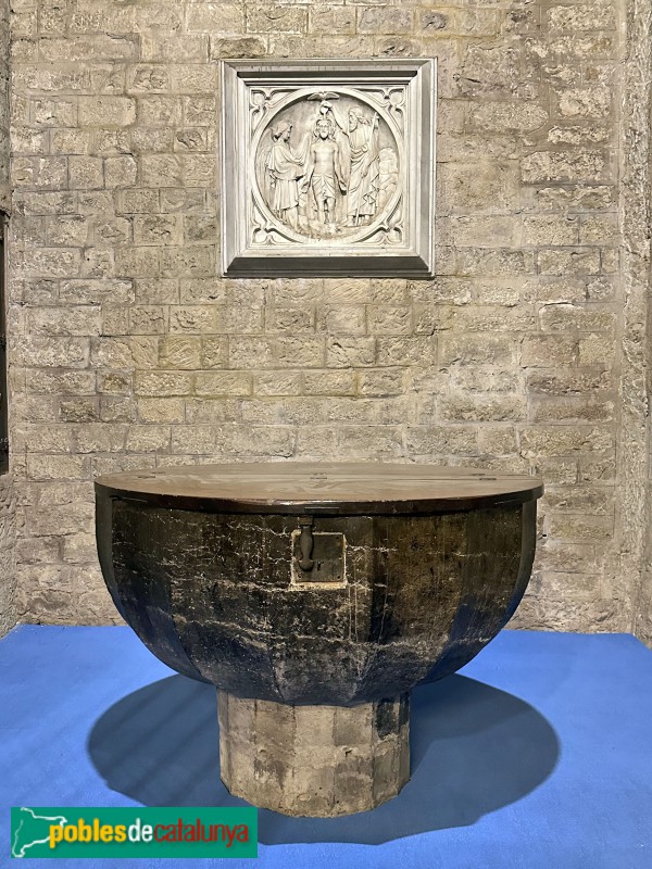 Església de Santa Maria del Pi. Pica baptismal