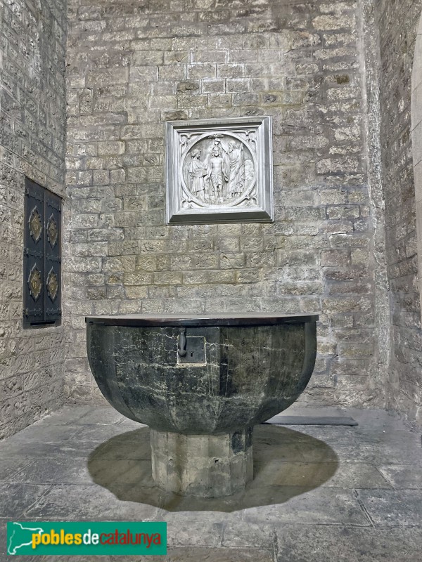 Església de Santa Maria del Pi. Pica baptismal
