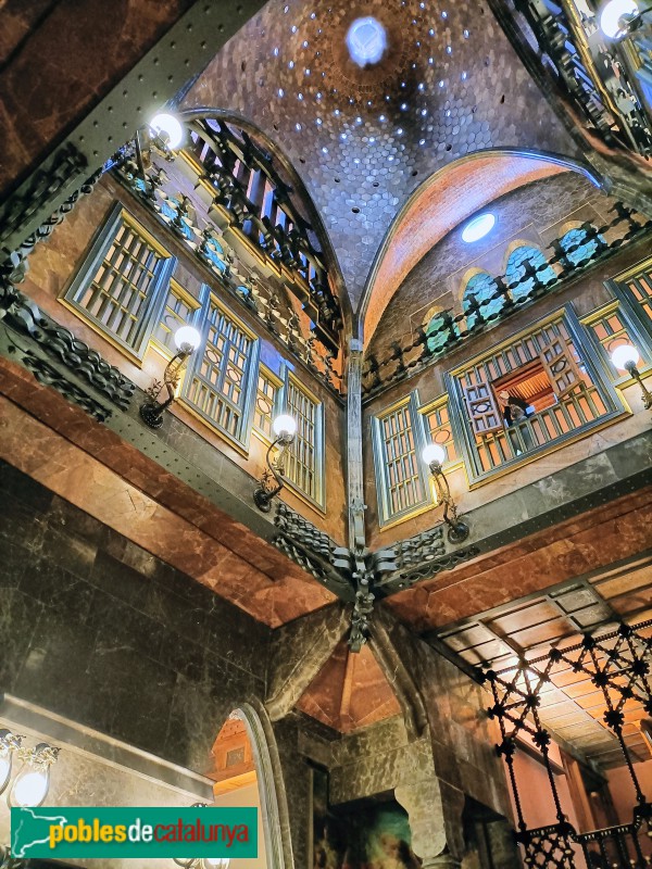 Barcelona - Palau Güell. Interior