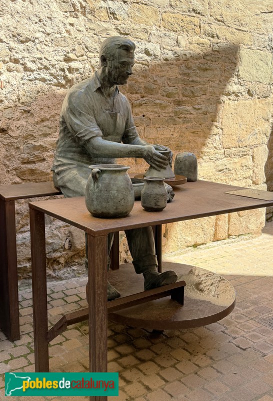Sant Julià de Vilatorta - Monument als terrissers de Catalunya