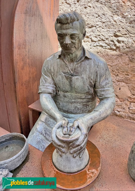 Sant Julià de Vilatorta - Monument als terrissers de Catalunya