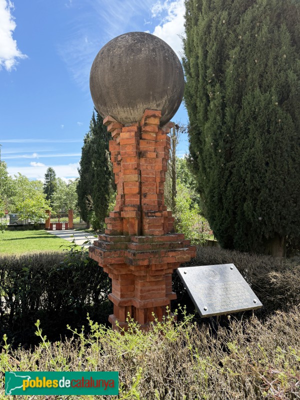 Sant Julià de Vilatorta - Rellotge de sol del Col·legi del Roser