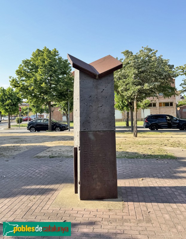 Sant Gregori - Monument a Miquel Martí Pol