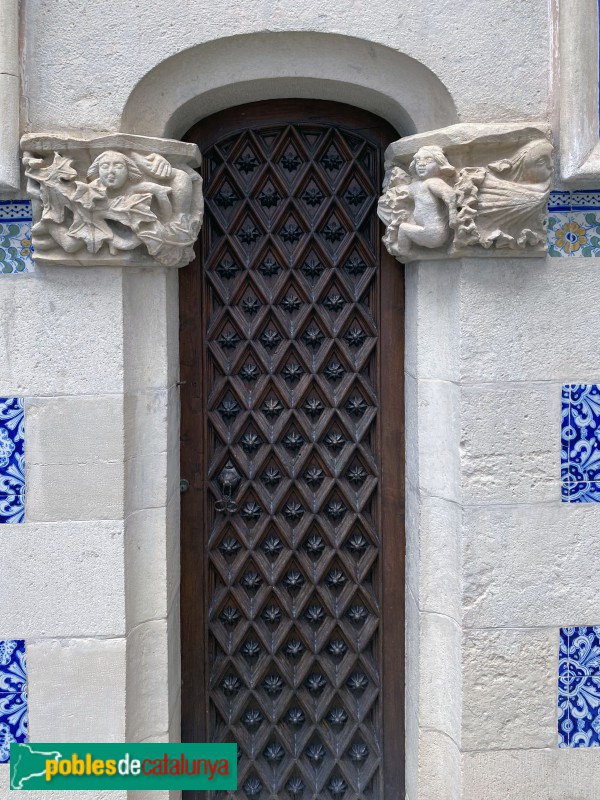 Sitges - Palau Maricel de Terra. Pati d'entrada