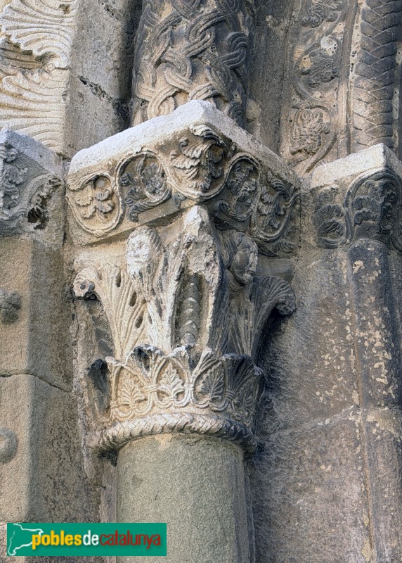 Santa Eugènia de Berga - Església de Santa Eugènia. Portada