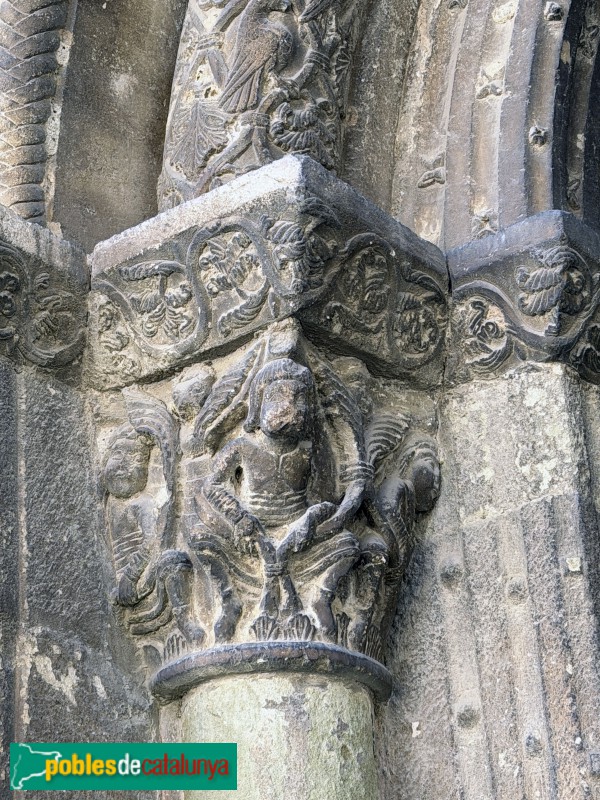 Santa Eugènia de Berga - Església de Santa Eugènia. Portada