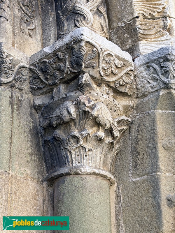 Santa Eugènia de Berga - Església de Santa Eugènia. Portada