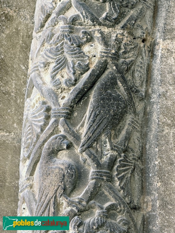 Santa Eugènia de Berga - Església de Santa Eugènia. Portada