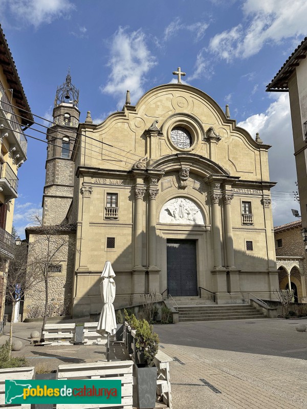Manlleu - Església de Santa Maria. Façana i campanar