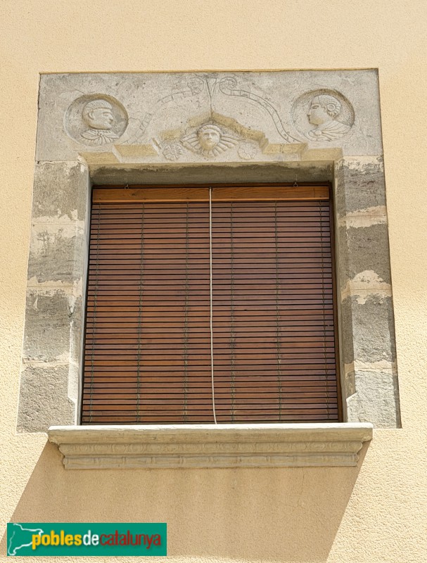 Manlleu - Plaça del Grau, 4