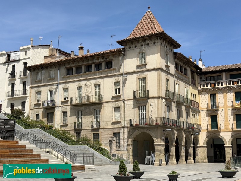 Manlleu - Edifici Caixa Manlleu