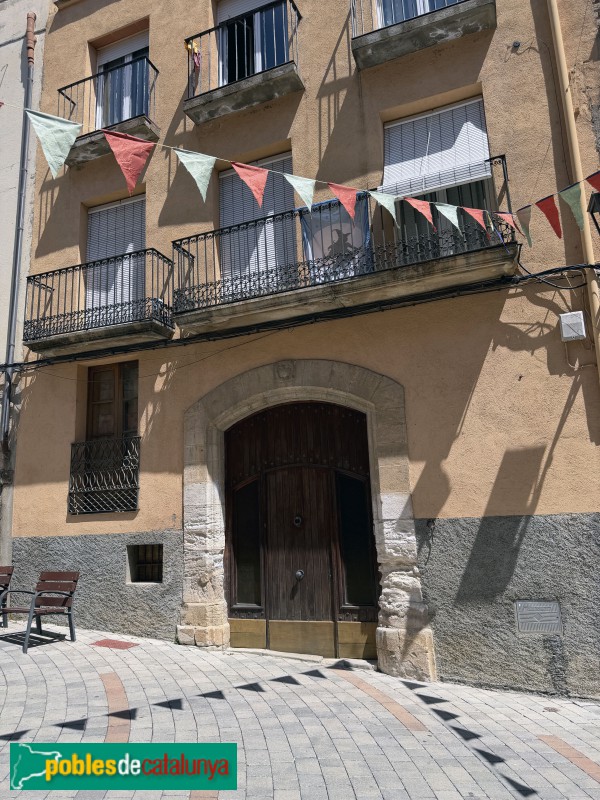Falset - Plaça Vella. Can Sans